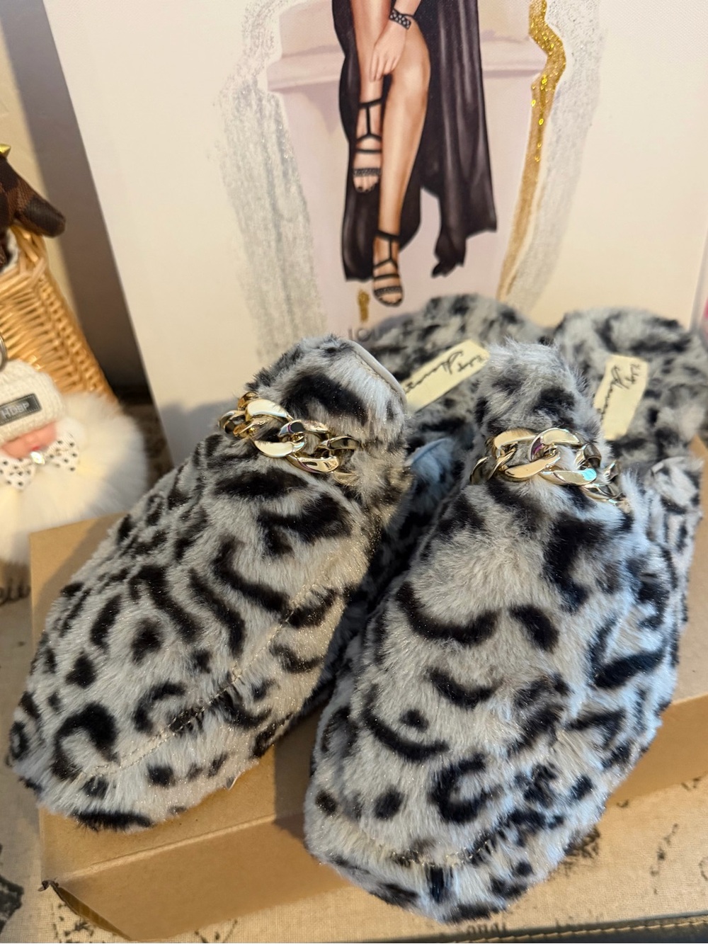 NWT Vintage Havana Faux Fur Leopard Print Slip-On Mules with Silver Chain